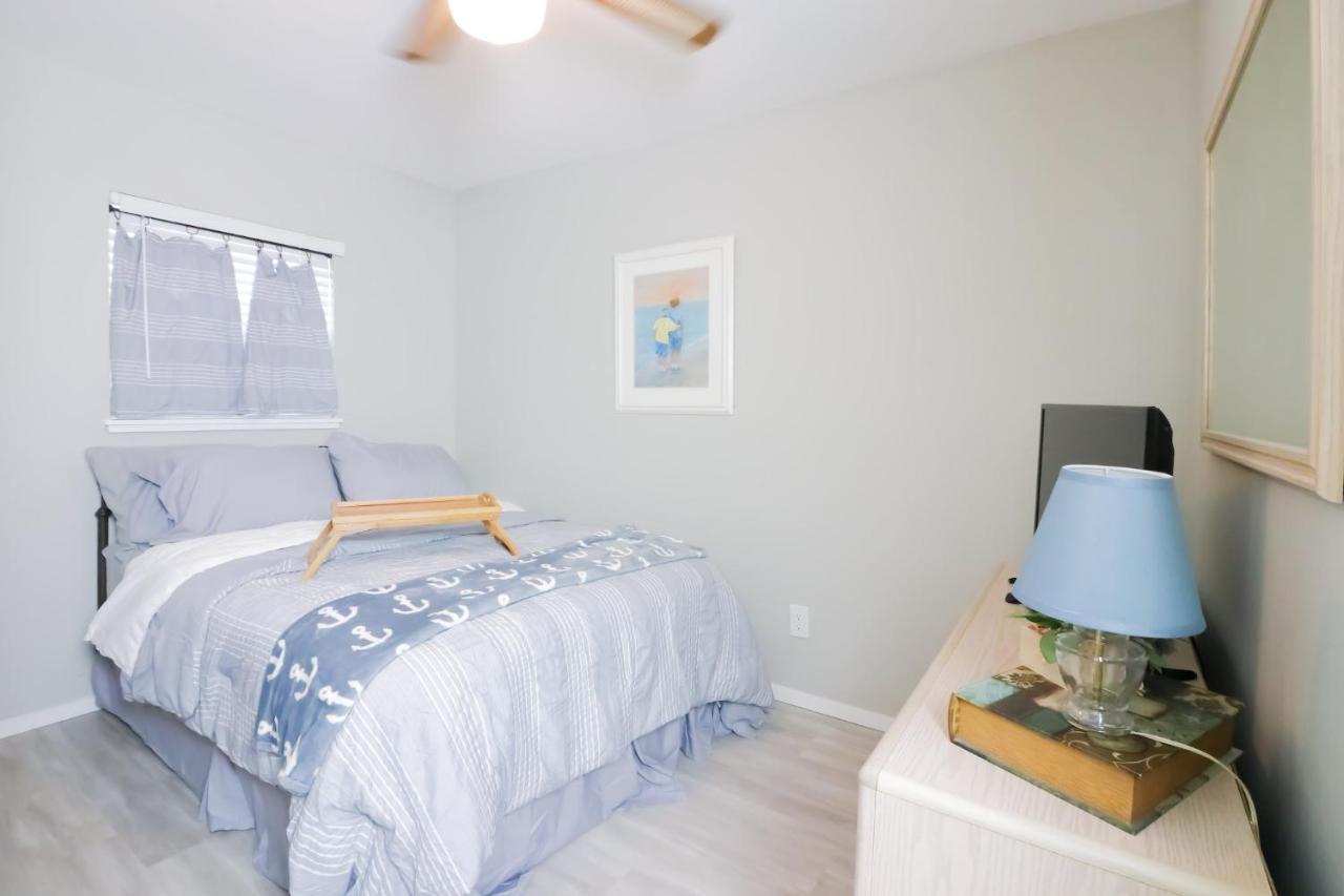 Sunny Daze Walk To Beach 2 Decks Pet Friendly Has A Mini Bar Galveston Exterior photo