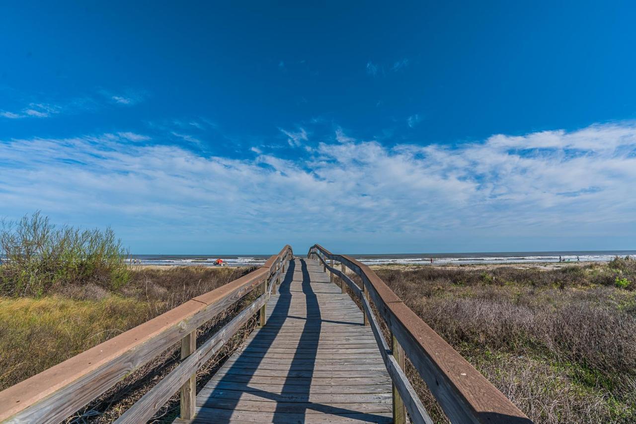 Sunny Daze Walk To Beach 2 Decks Pet Friendly Has A Mini Bar Galveston Exterior photo