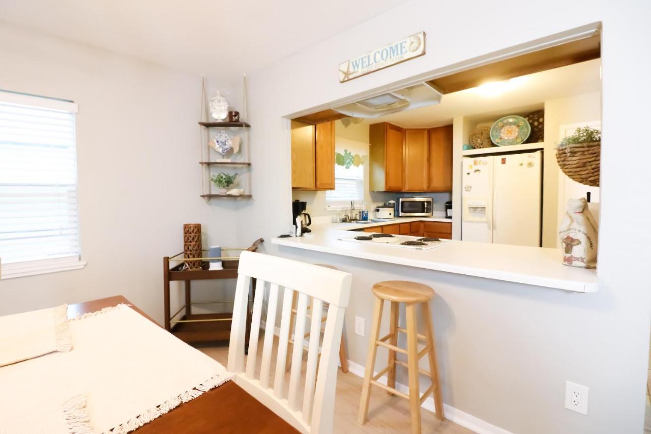 Sunny Daze Walk To Beach 2 Decks Pet Friendly Has A Mini Bar Galveston Exterior photo