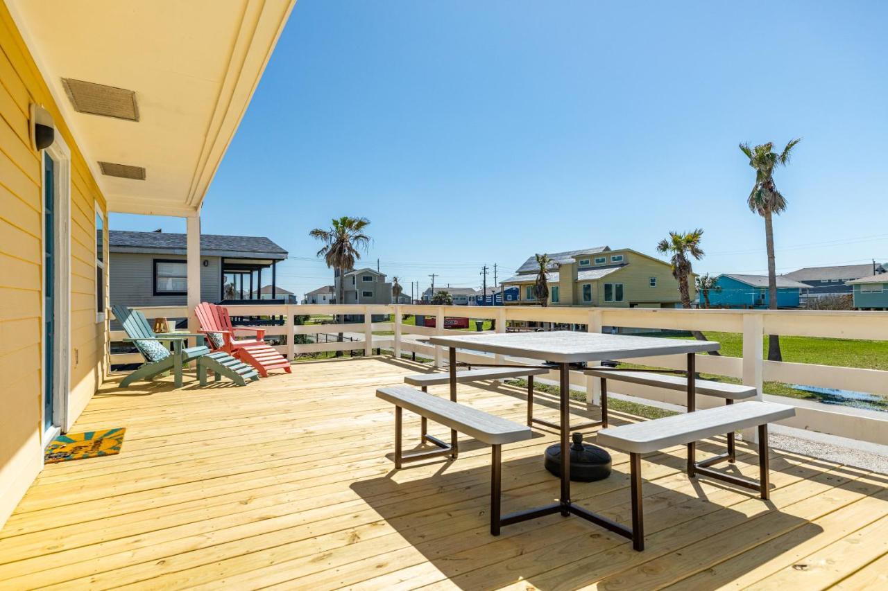 Sunny Daze Walk To Beach 2 Decks Pet Friendly Has A Mini Bar Galveston Exterior photo